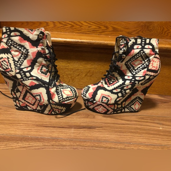 Abstract Lace-Up Platform Wedge Pink Black White Heels by Charlotte Russe 8 - Picture 2 of 5